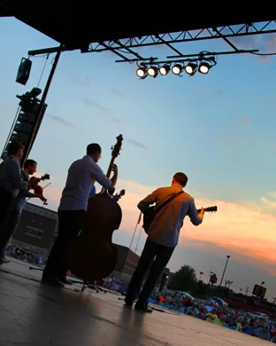 Live concert by Sister Sadie