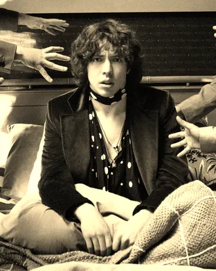 Live concert by Barns Courtney